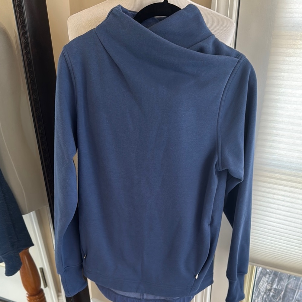 Athleta Cozy Karma Twist Neck Sweatshirt women’s size XS